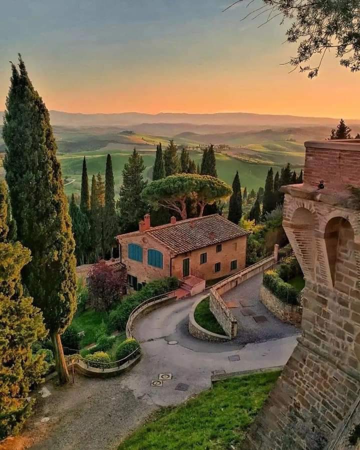 Tuscany, Italy.jpg